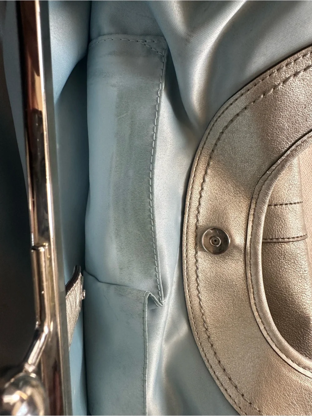 Coach Silver Leather Shoulder Bag with Kiss-Lock Frame